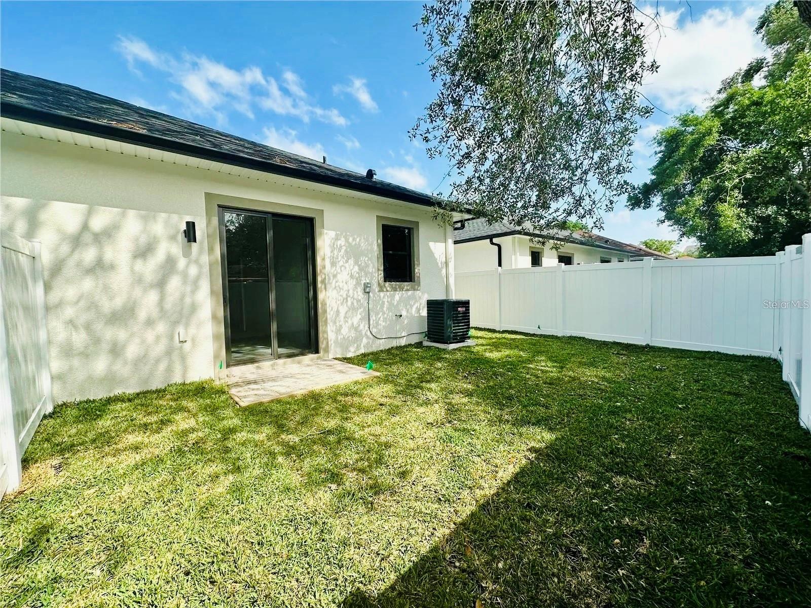 Image 9 of 11 For 4106 Thatcher Avenue A