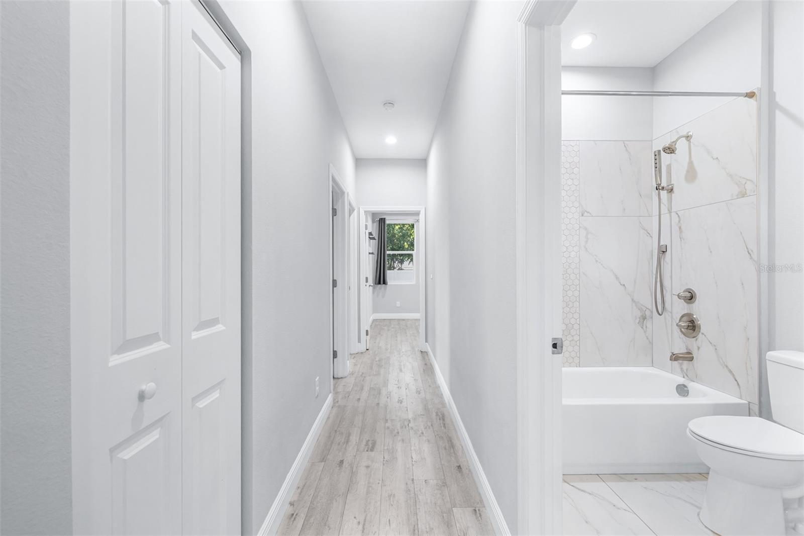 Image 21 of 57 For 1505 North Bay Street