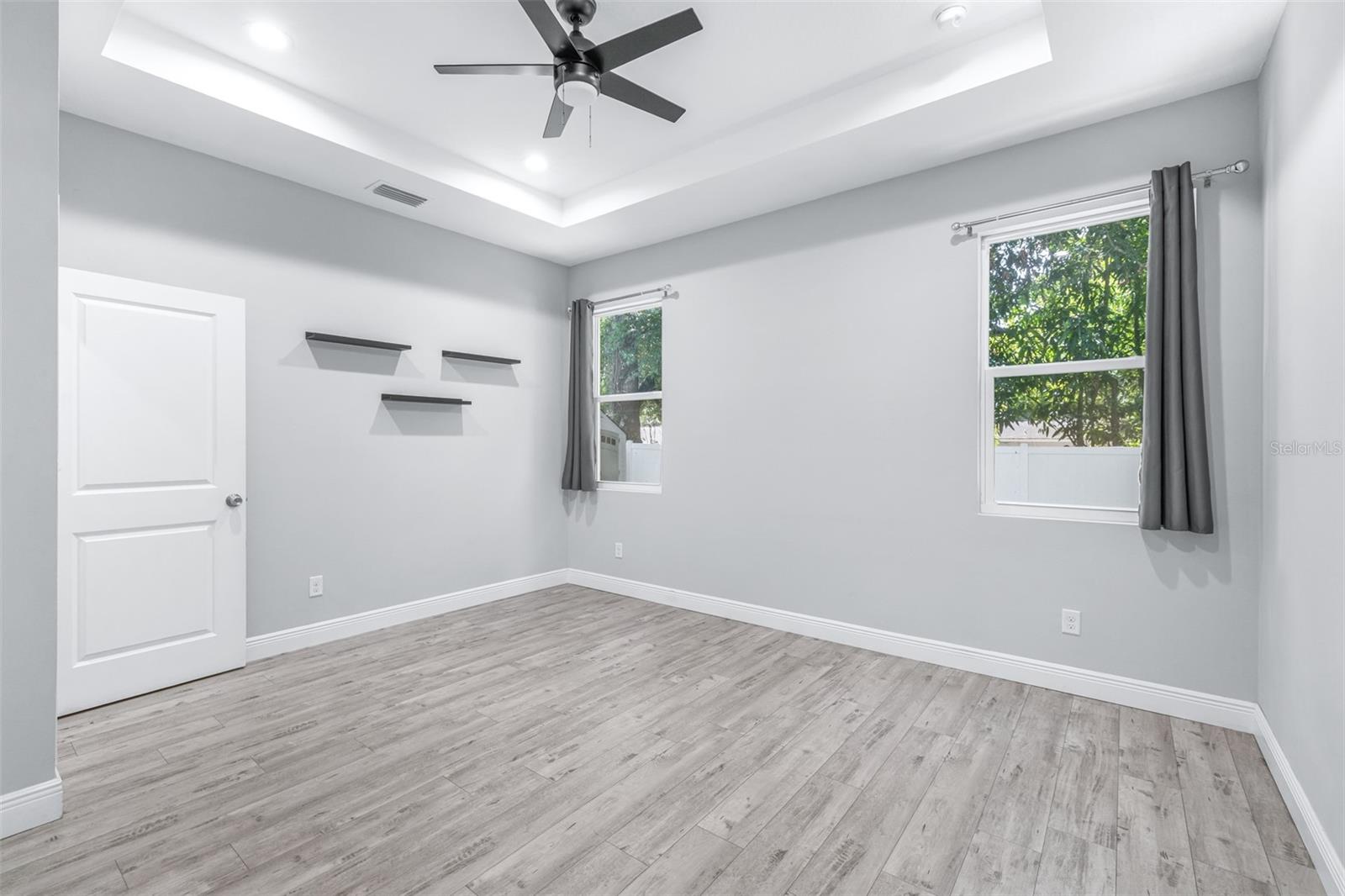 Image 25 of 57 For 1505 North Bay Street