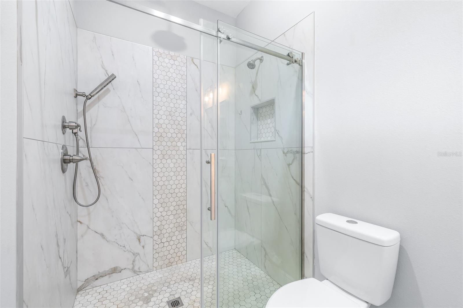 Image 27 of 57 For 1505 North Bay Street