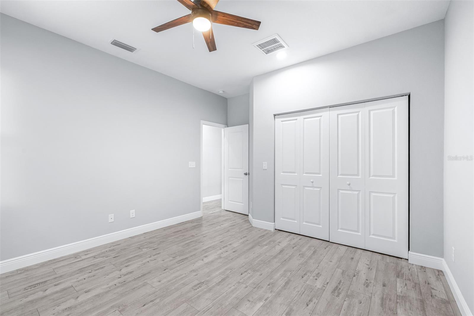 Image 30 of 57 For 1505 North Bay Street