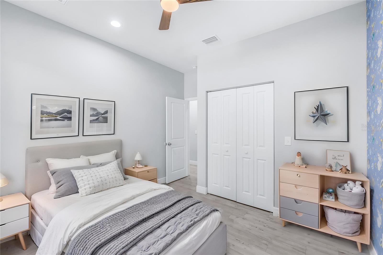 Image 32 of 57 For 1505 North Bay Street