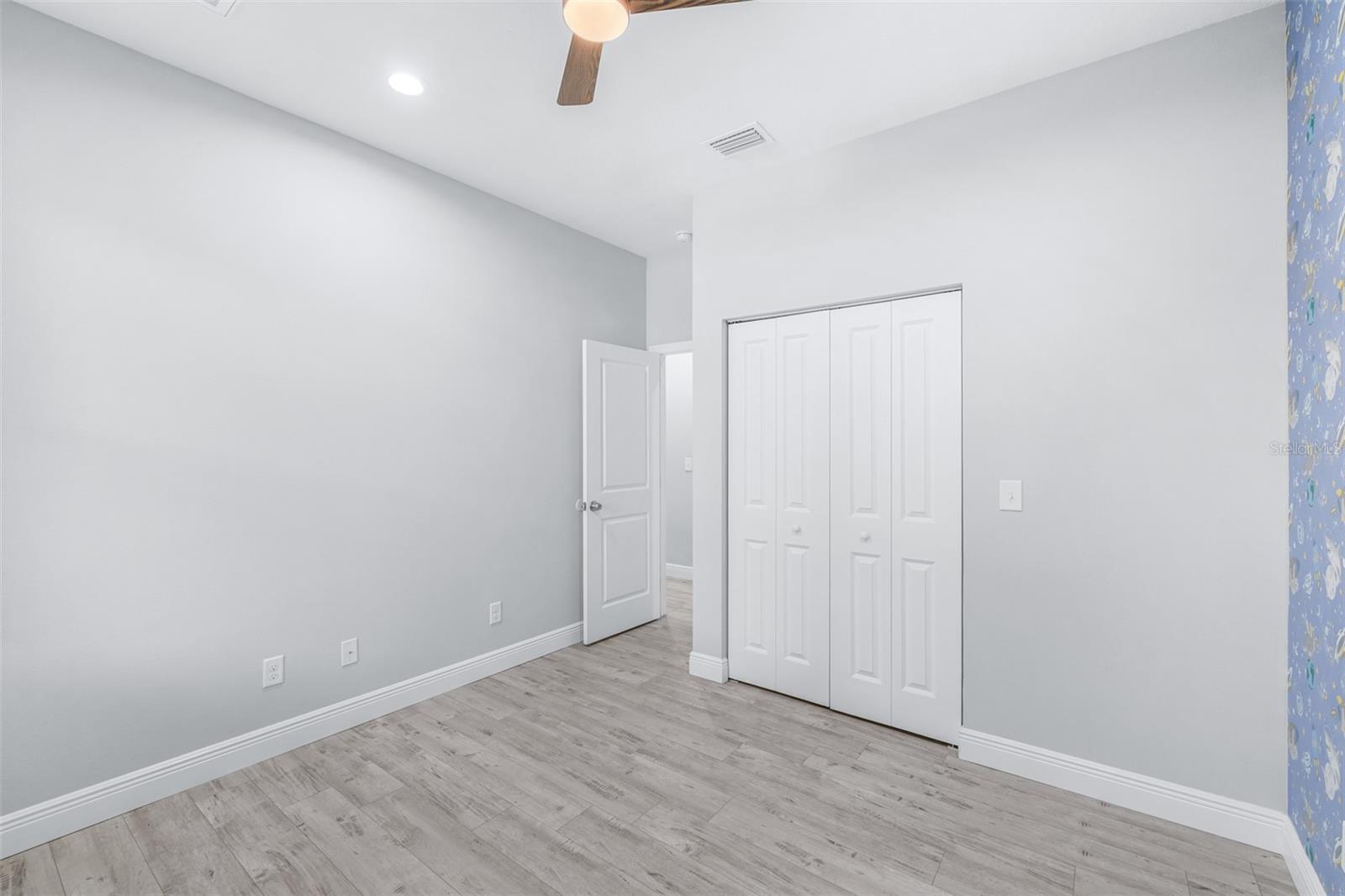 Image 33 of 57 For 1505 North Bay Street