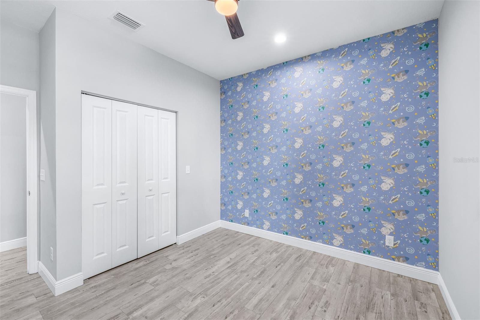 Image 35 of 57 For 1505 North Bay Street