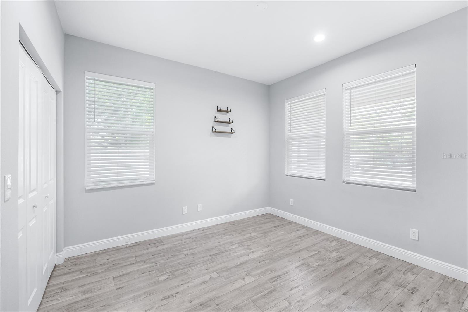 Image 37 of 57 For 1505 North Bay Street