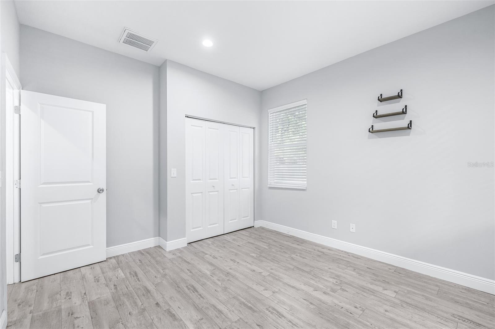 Image 38 of 57 For 1505 North Bay Street