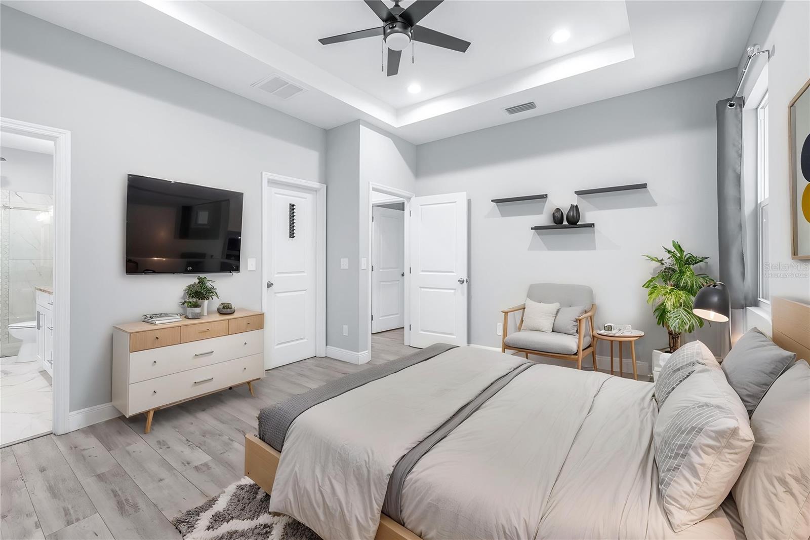 Image 4 of 57 For 1505 North Bay Street