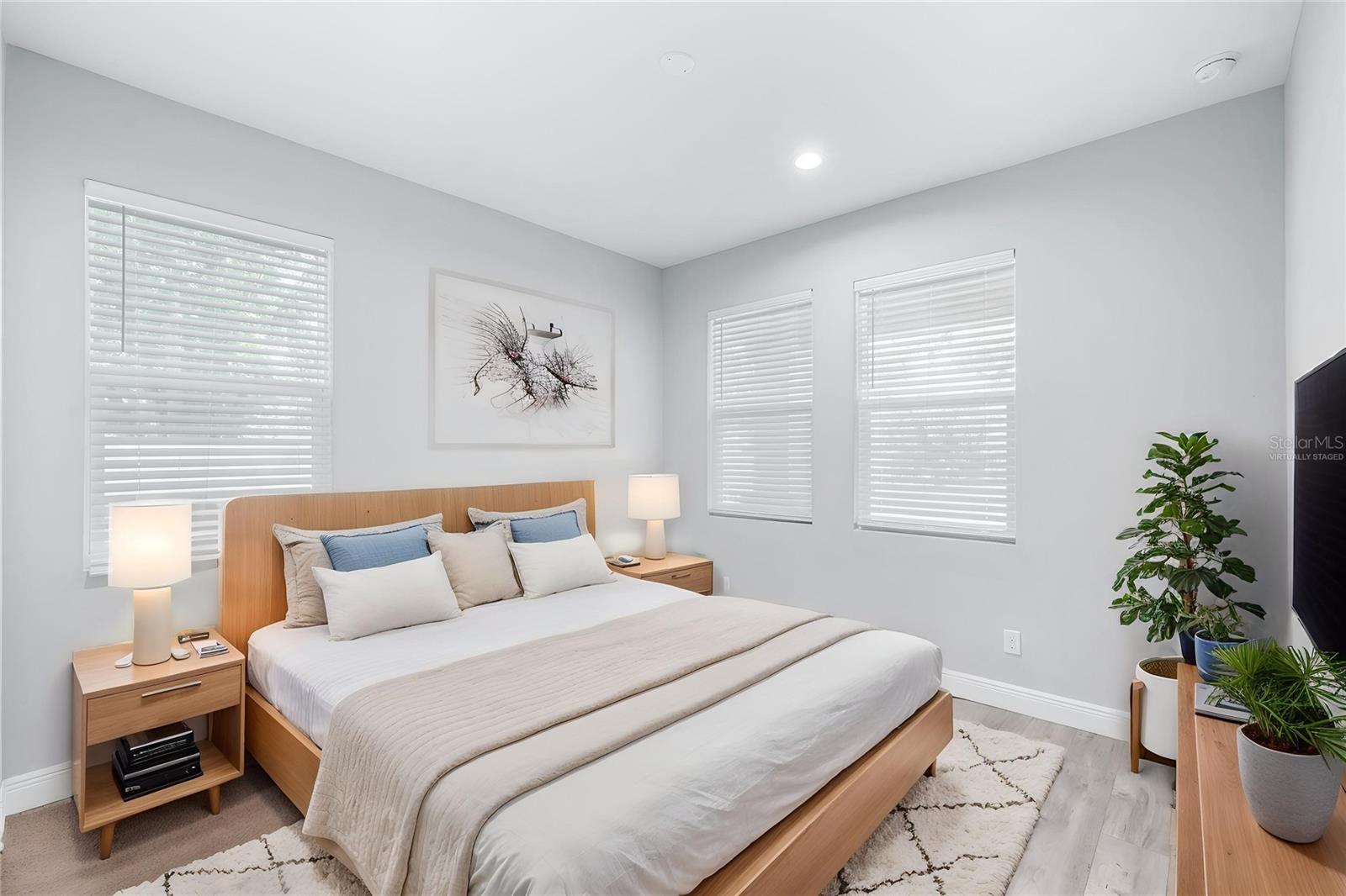 Image 5 of 57 For 1505 North Bay Street