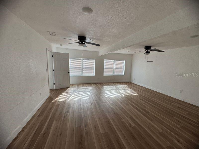 Image 7 of 15 For 905 Center Street