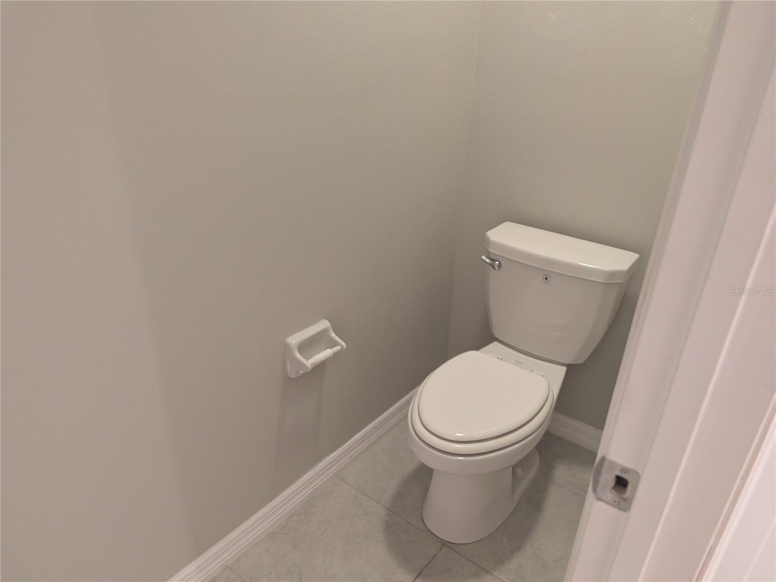 Image 14 of 25 For 446 Argyll Drive