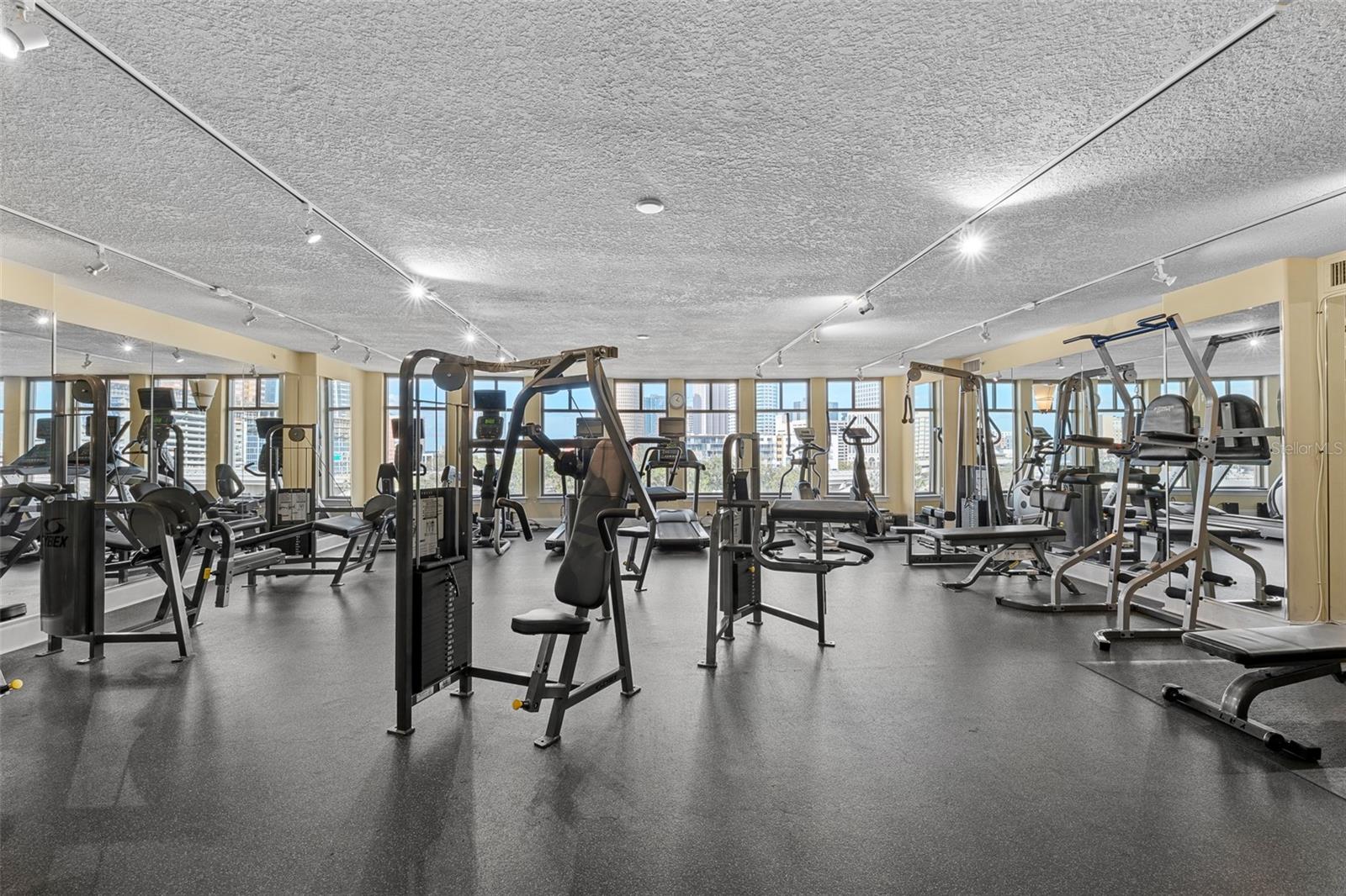 Image 25 of 28 For 275 Bayshore Boulevard 804