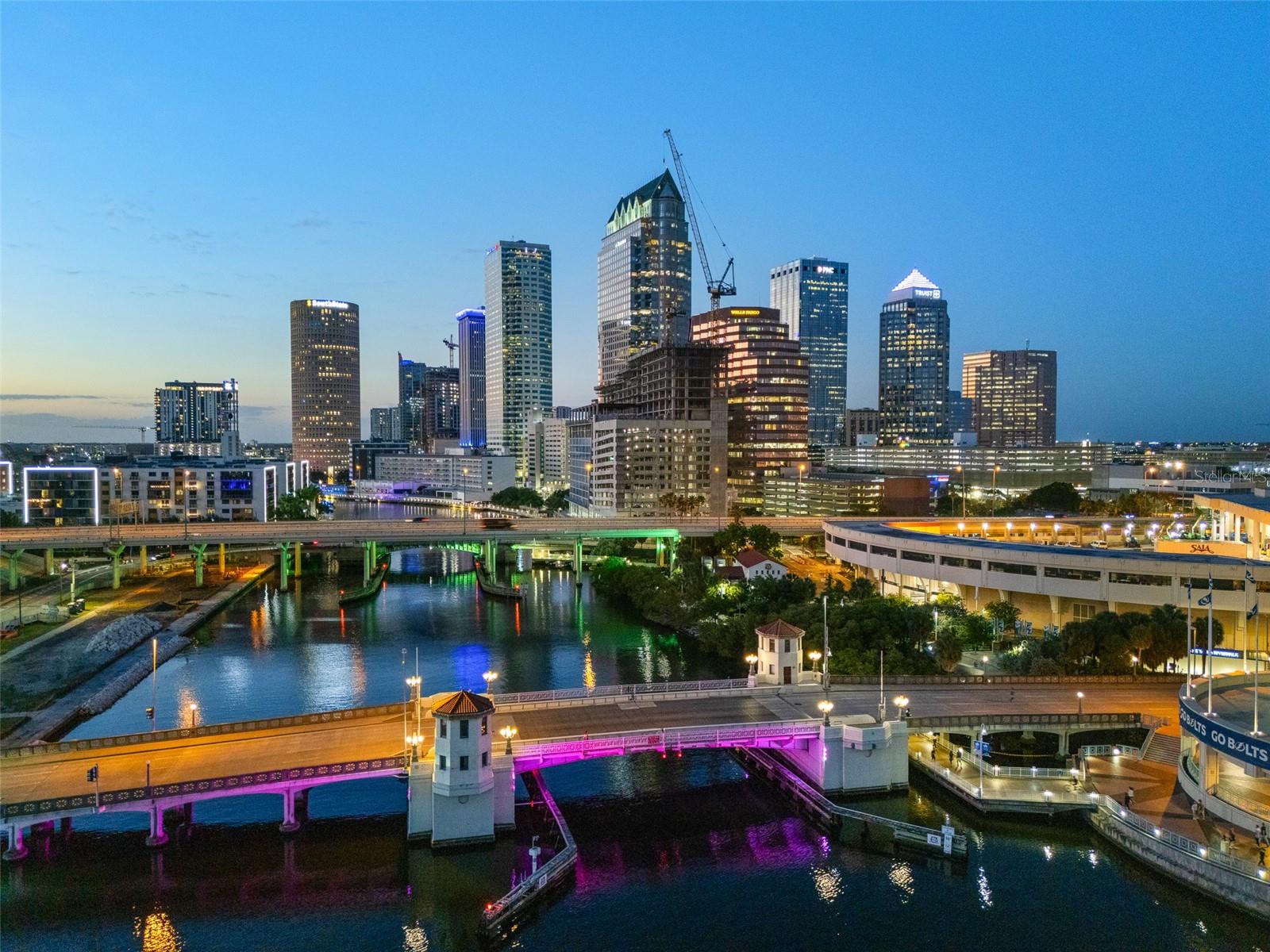 Image 3 of 28 For 275 Bayshore Boulevard 804