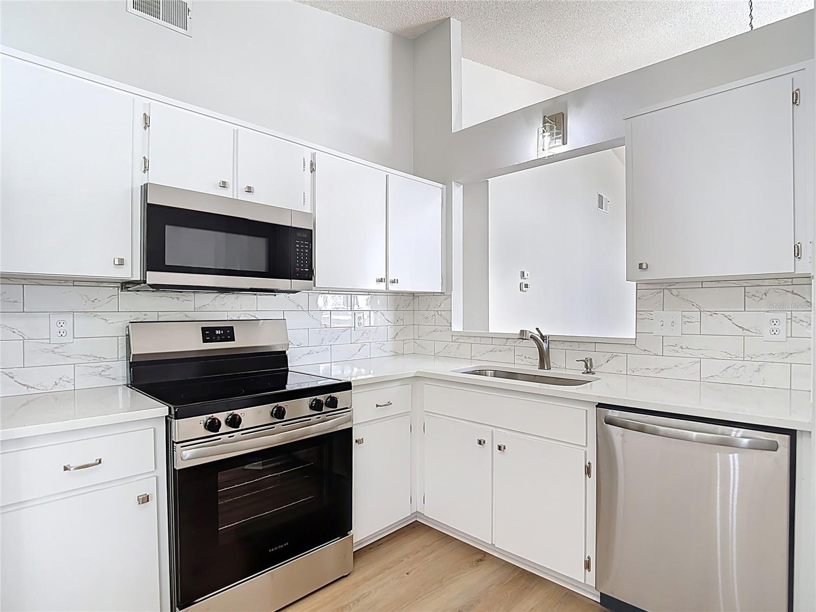 Image 8 of 86 For 12405 Eagleswood Drive D