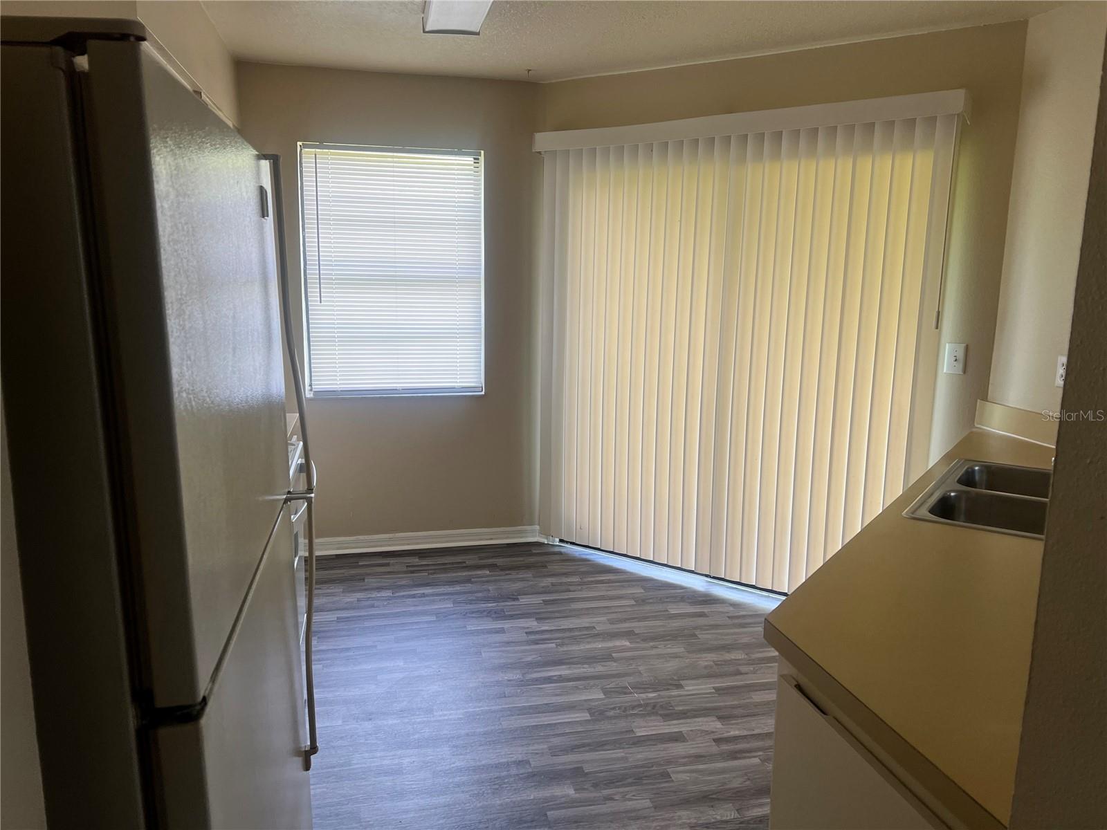 Image 5 of 11 For 7266 Pond Circle