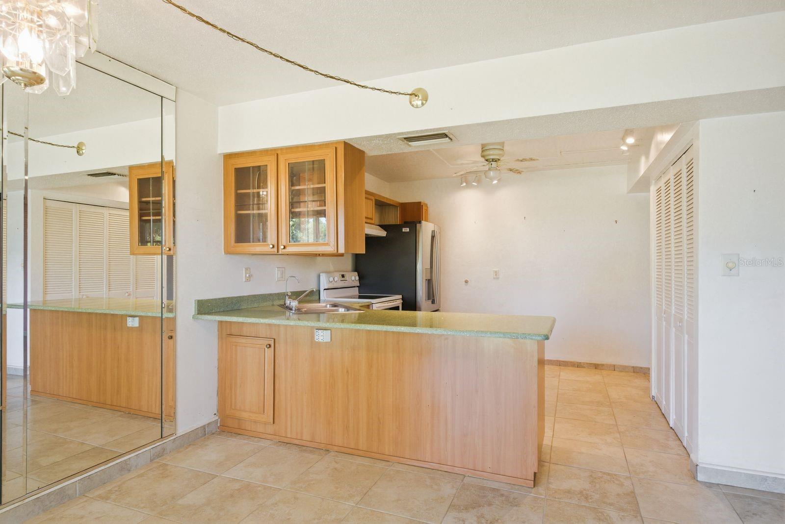 Image 10 of 39 For 1655 Highland Avenue D138