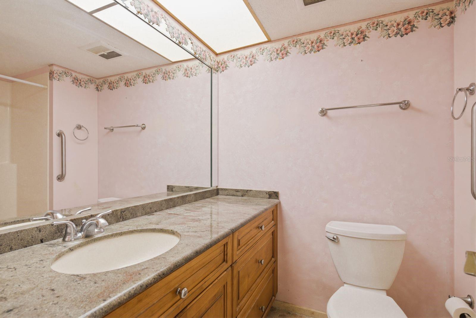 Image 23 of 39 For 1655 Highland Avenue D138