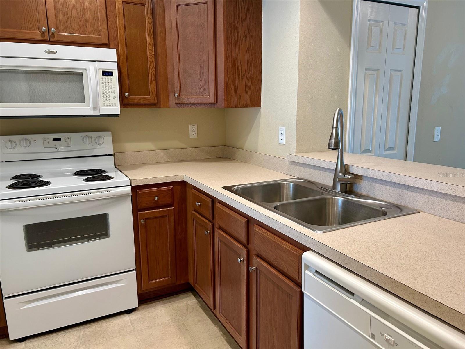 Image 3 of 23 For 2078 Sun Down Drive