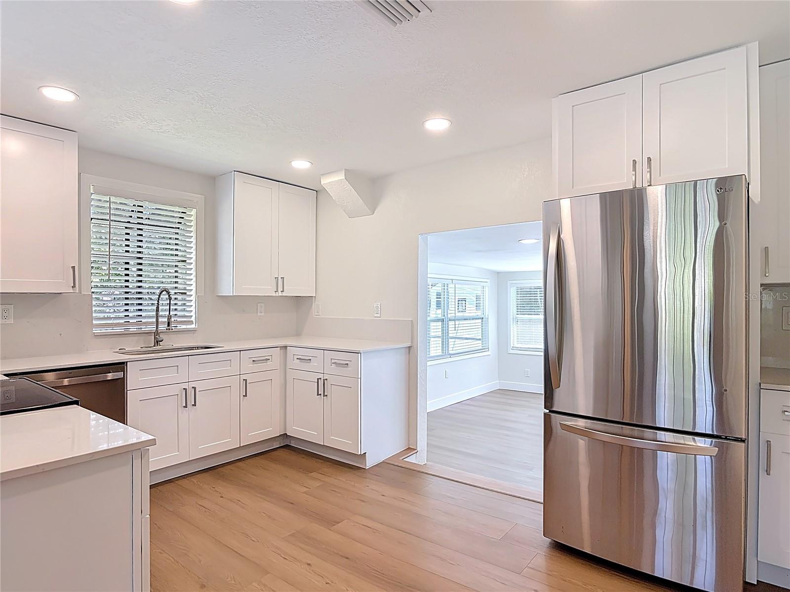 Listing photo id 9 for 1415 Frances Drive