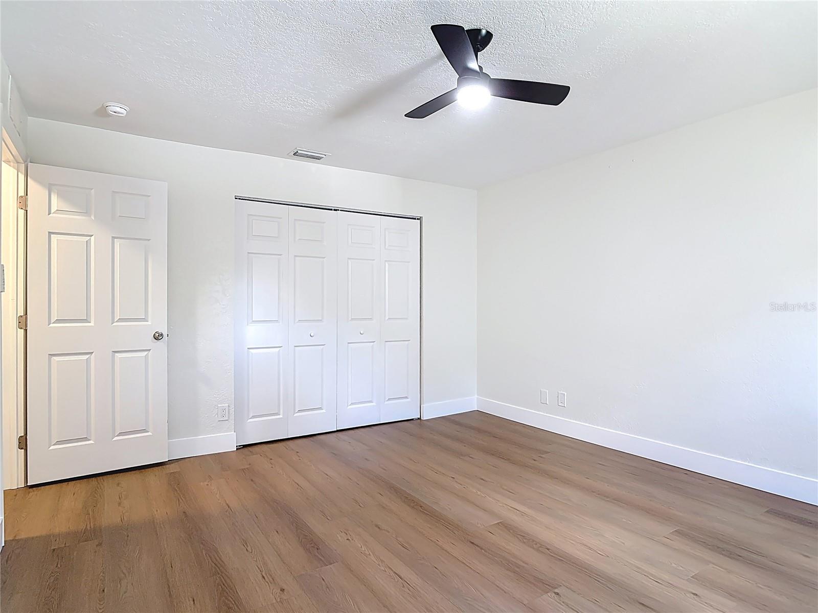 Listing photo id 23 for 1415 Frances Drive