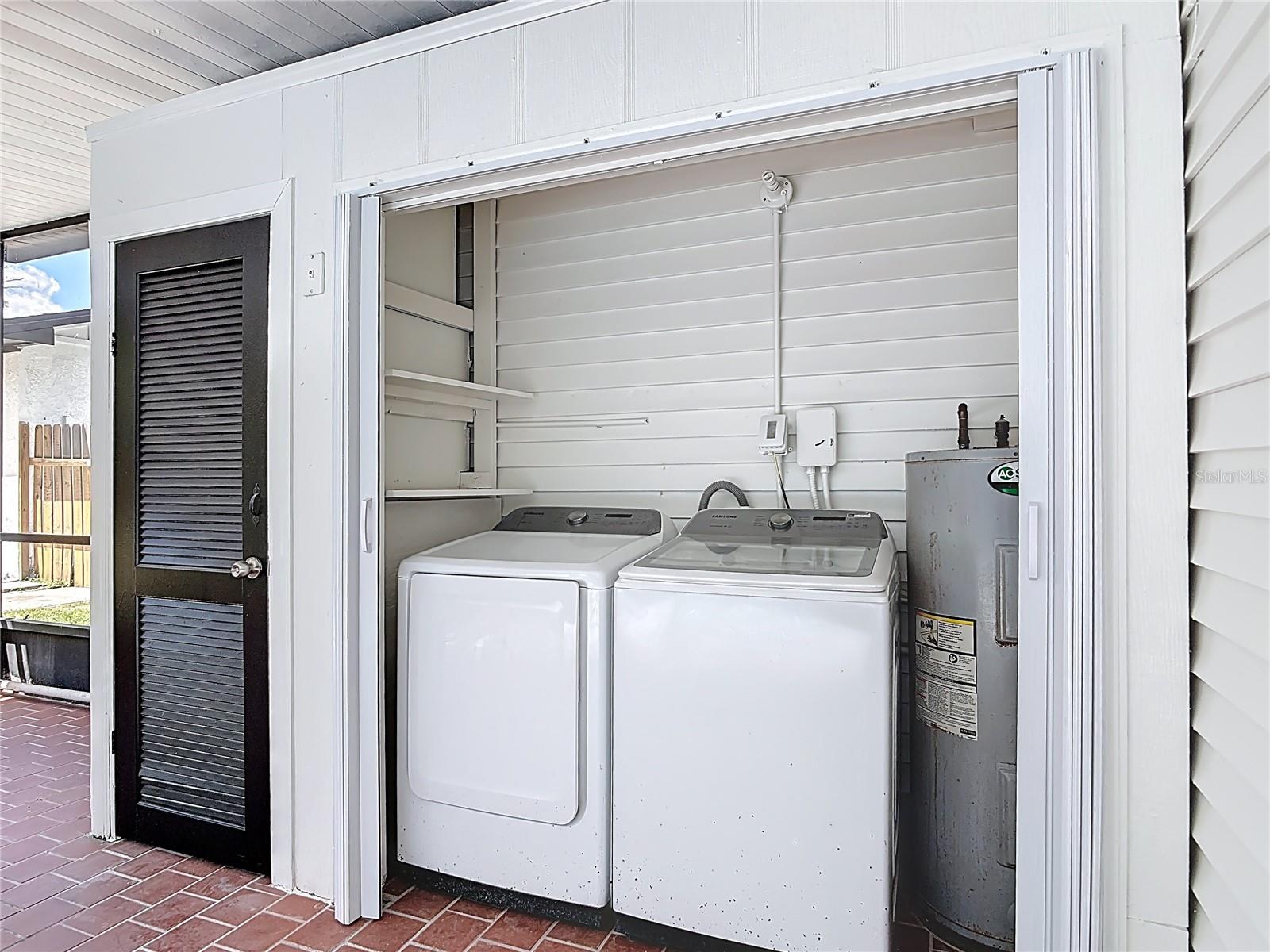 Listing photo id 27 for 1415 Frances Drive