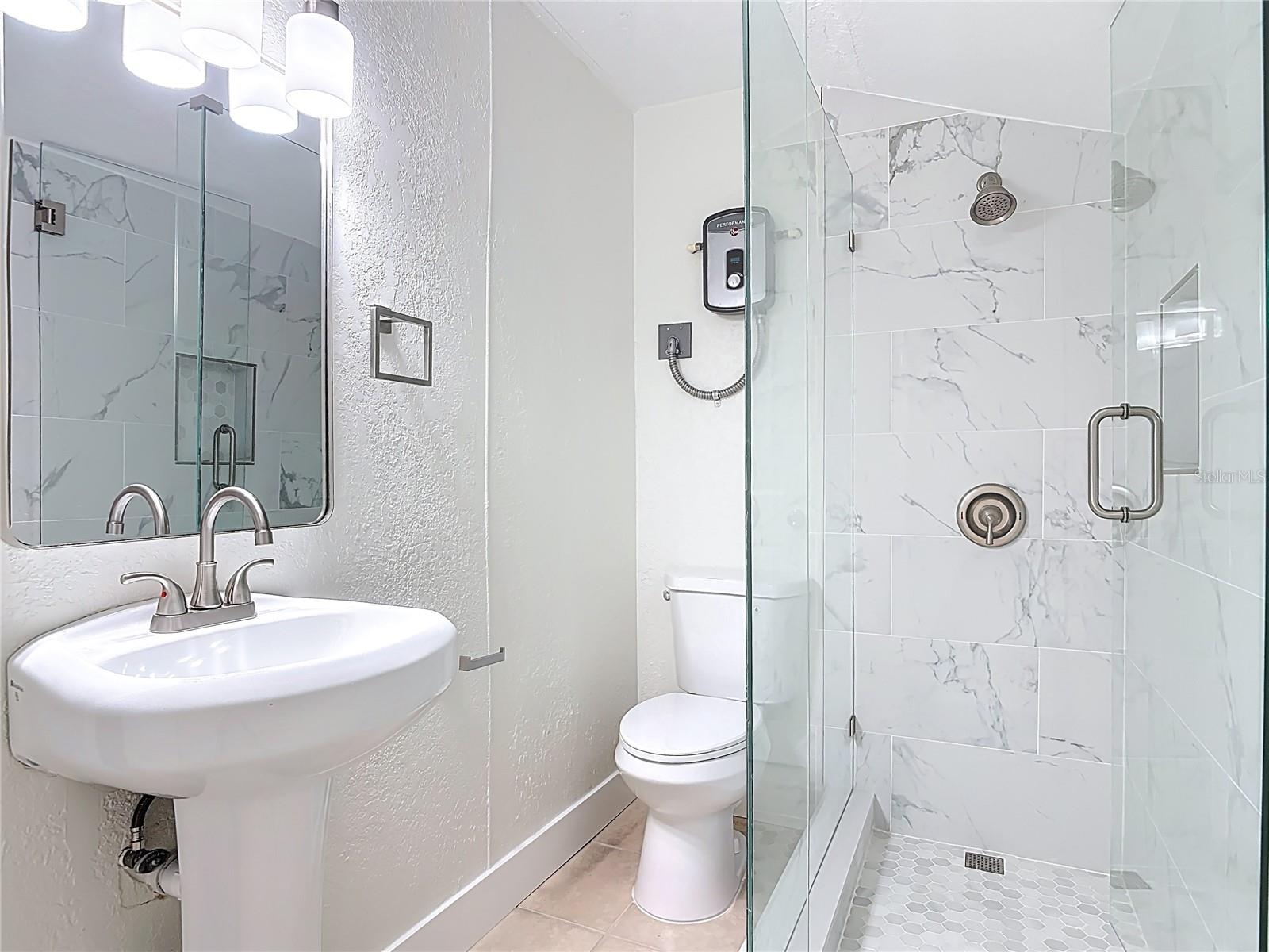 Listing photo id 45 for 1415 Frances Drive