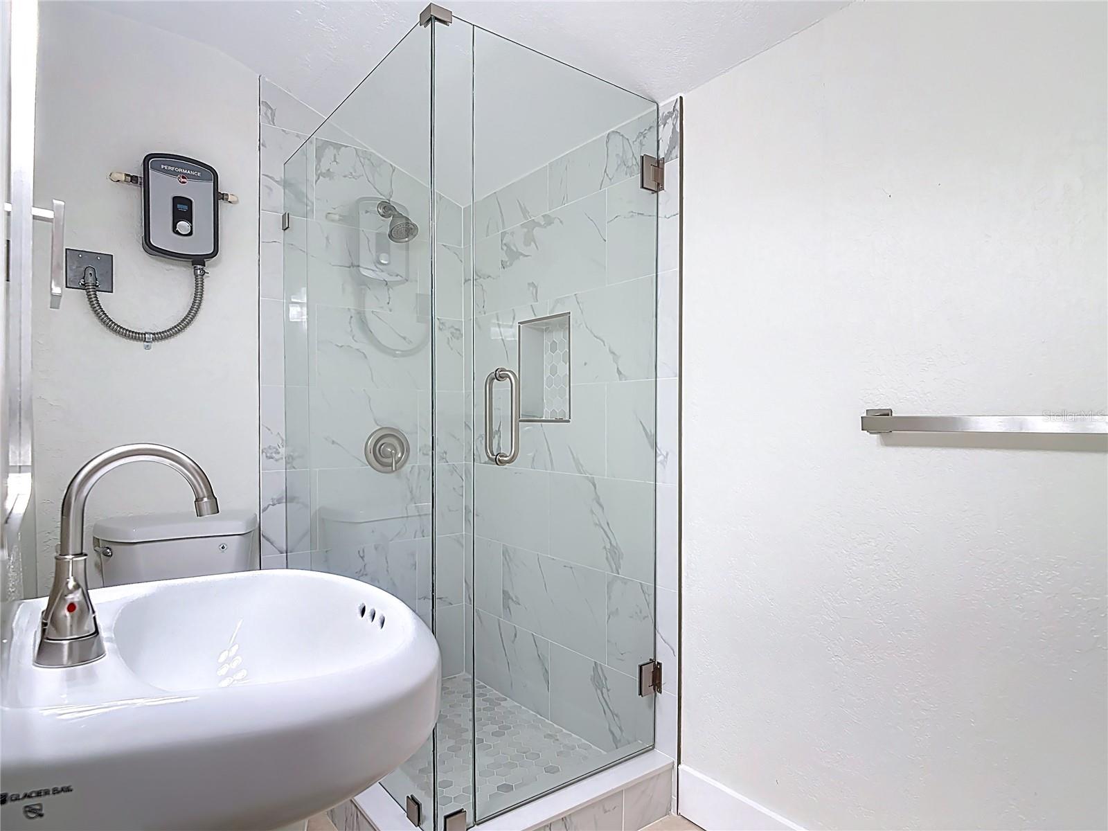Listing photo id 46 for 1415 Frances Drive