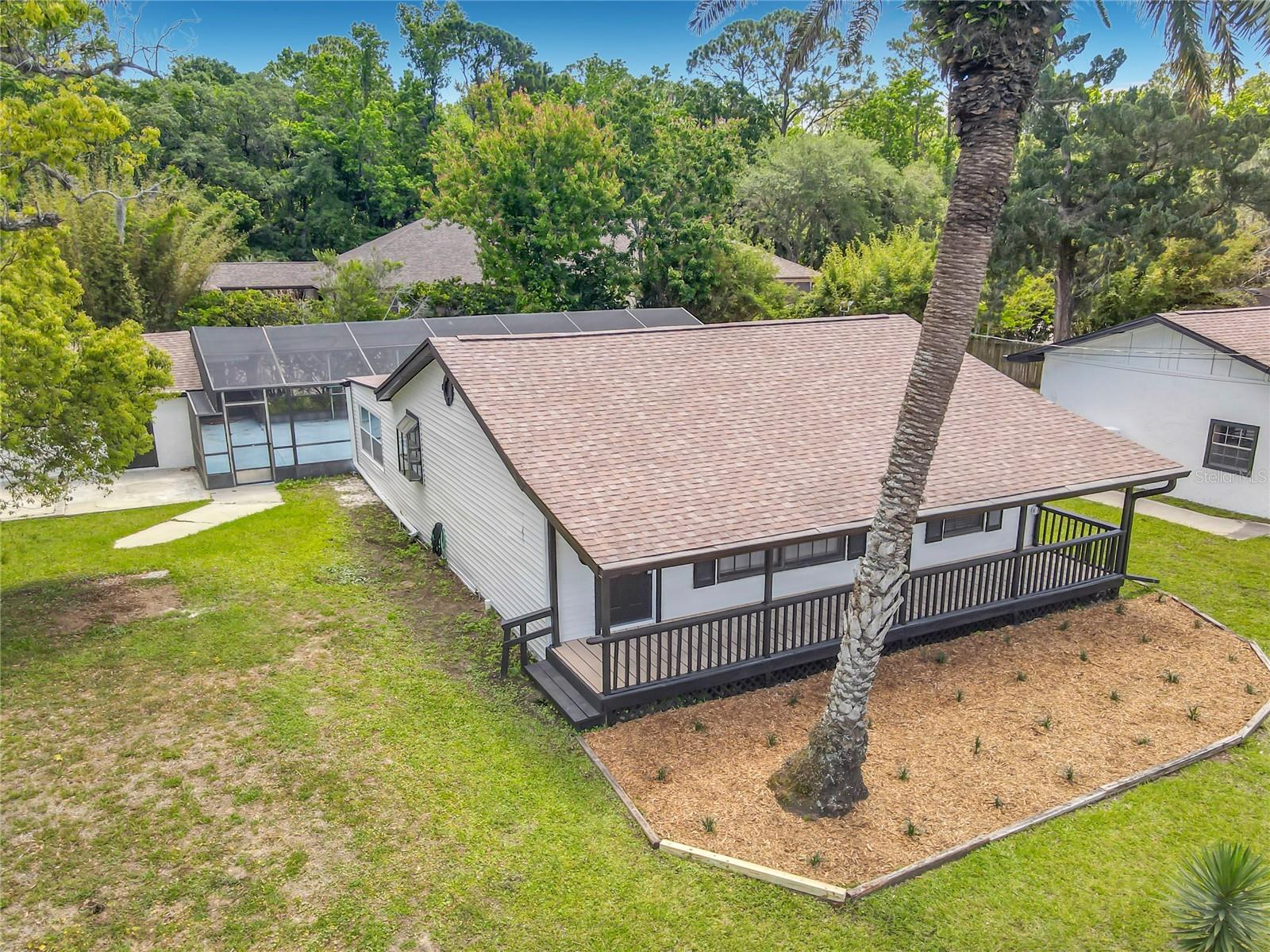 Listing photo id 52 for 1415 Frances Drive