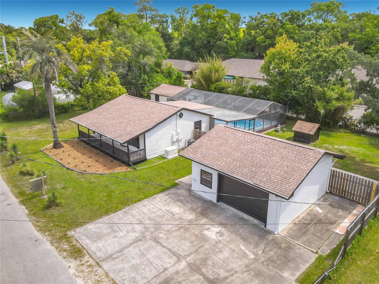 Listing photo id 53 for 1415 Frances Drive