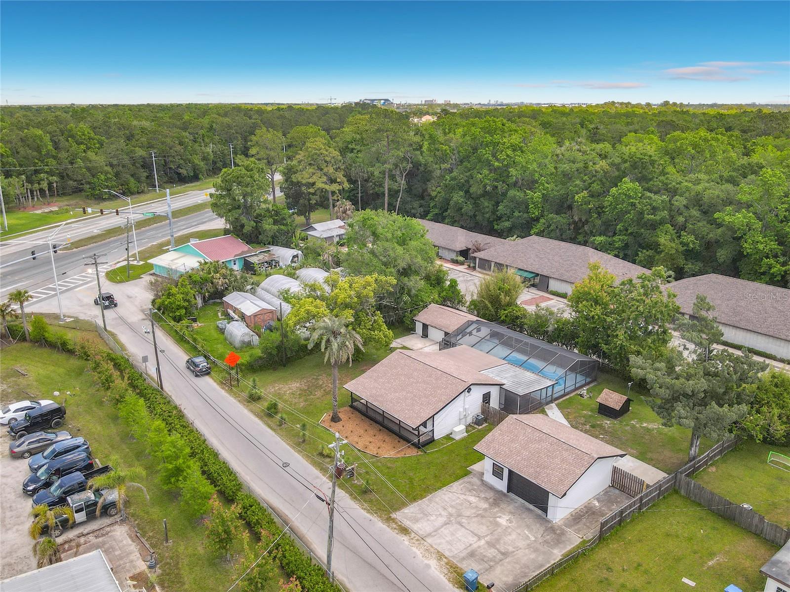 Listing photo id 56 for 1415 Frances Drive