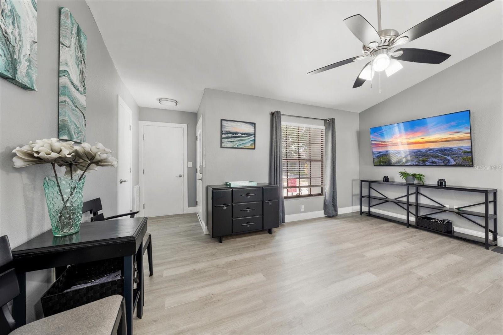 Image 4 of 18 For 1875 Arbor Drive S