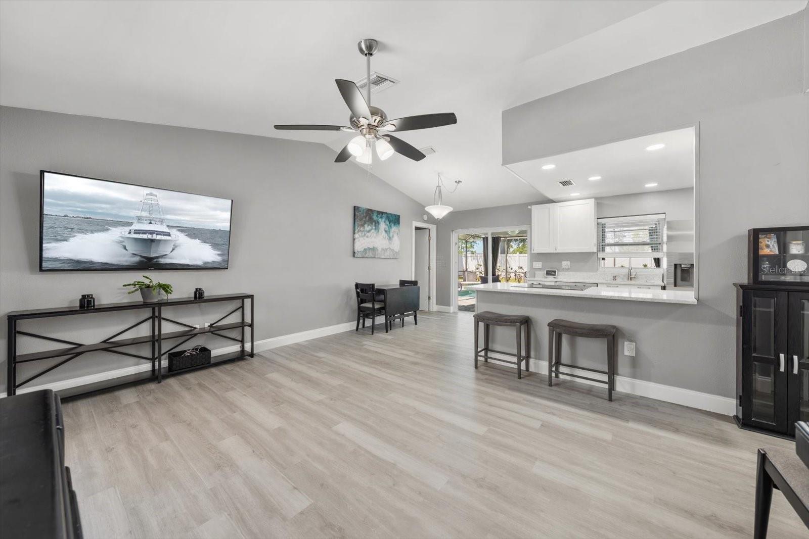 Image 5 of 18 For 1875 Arbor Drive S