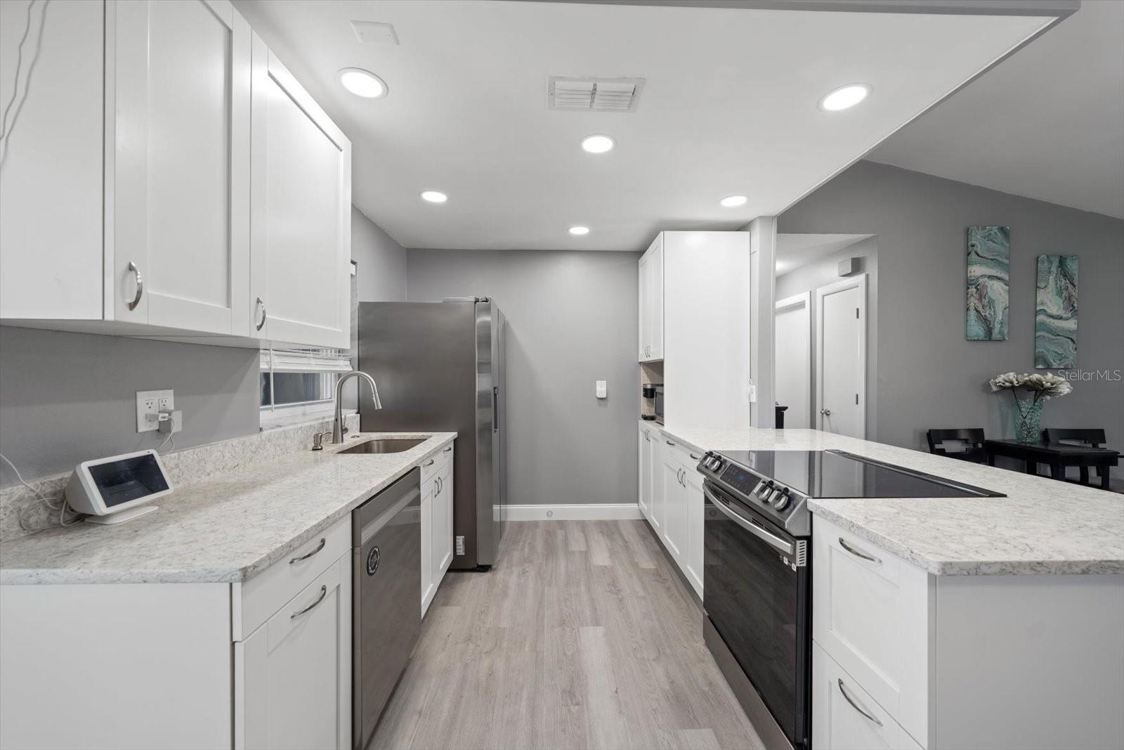 Image 7 of 18 For 1875 Arbor Drive S