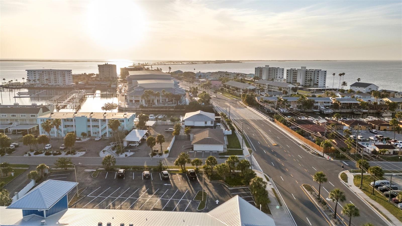 Listing photo id 10 for 439 Causeway Boulevard