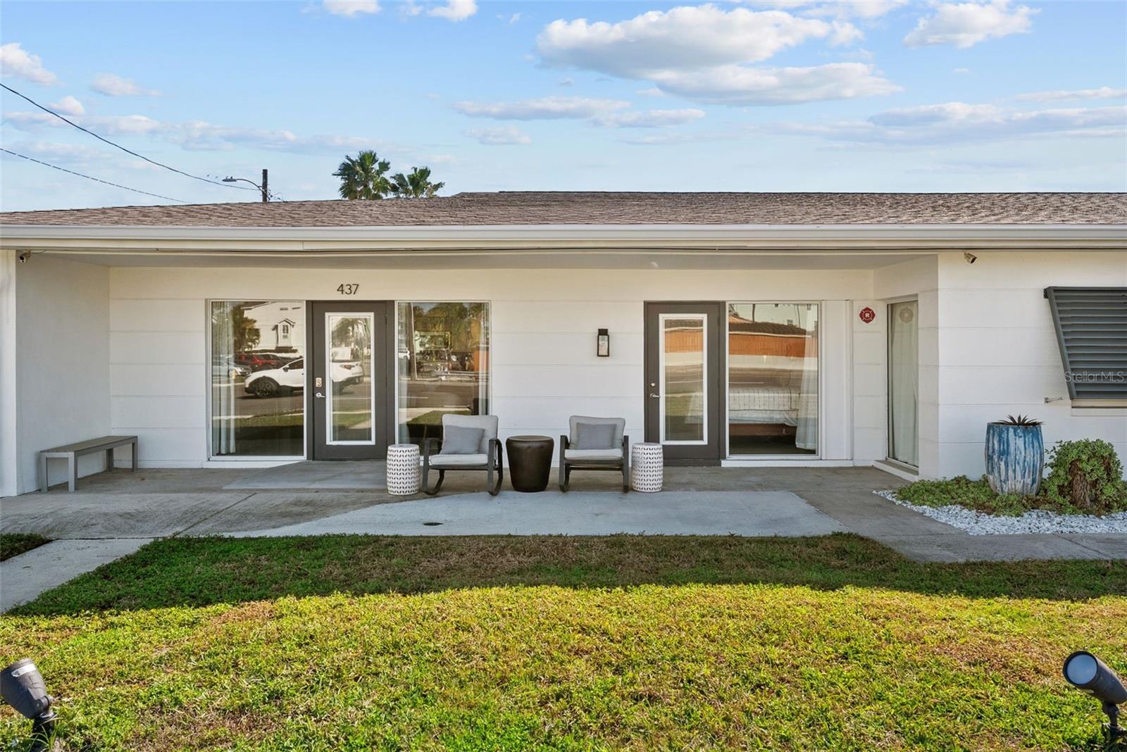 Listing photo id 11 for 439 Causeway Boulevard