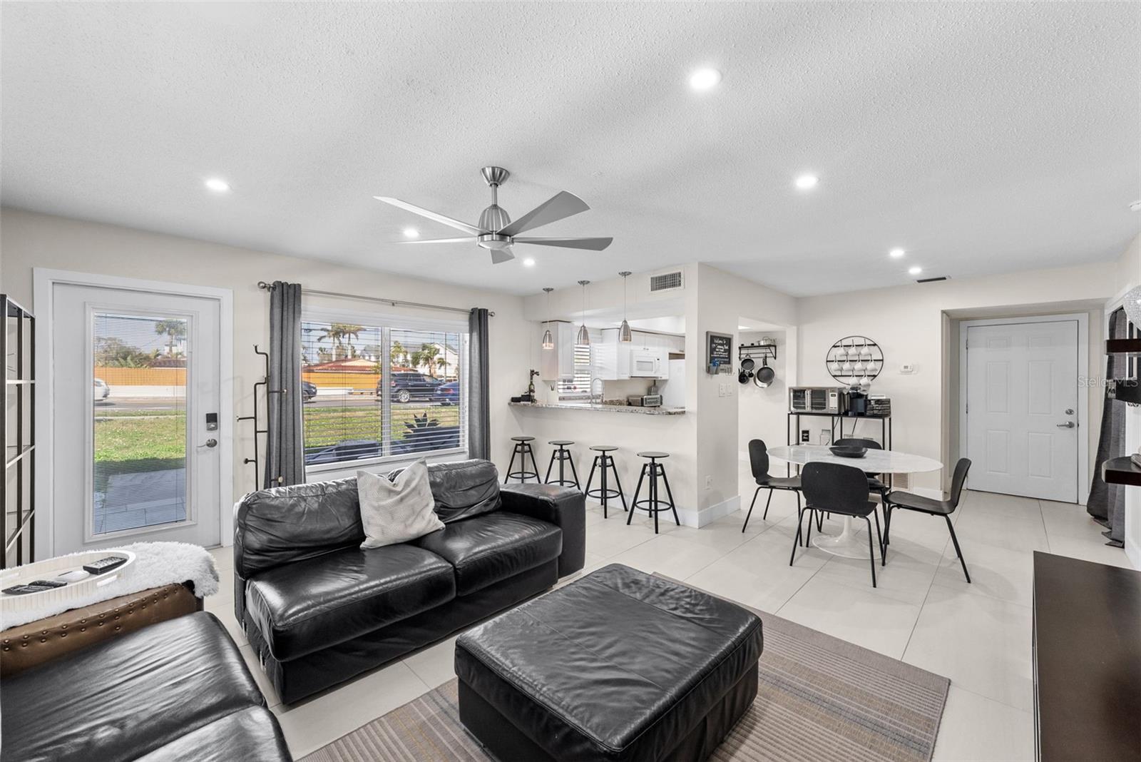 Listing photo id 15 for 439 Causeway Boulevard