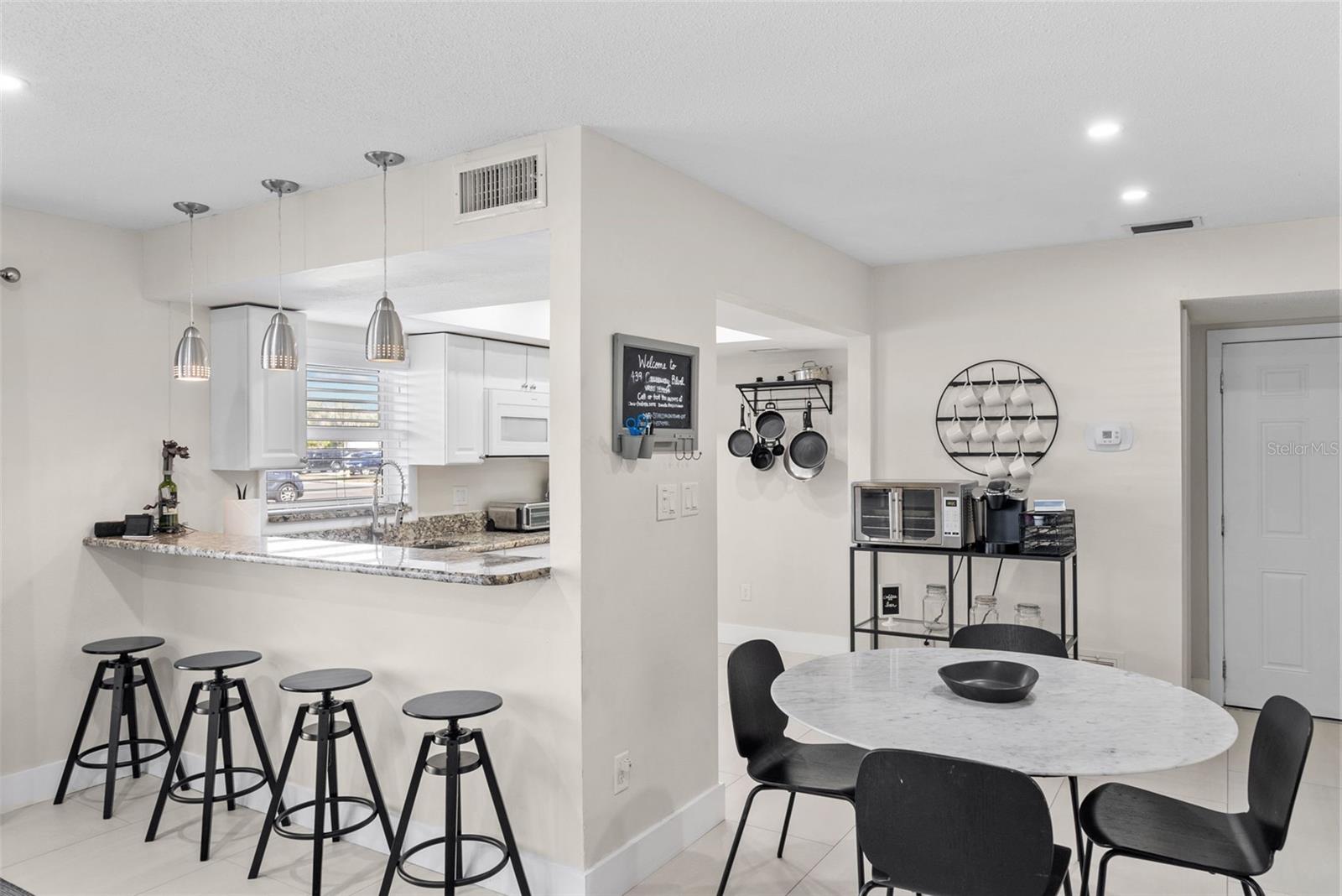 Listing photo id 17 for 439 Causeway Boulevard