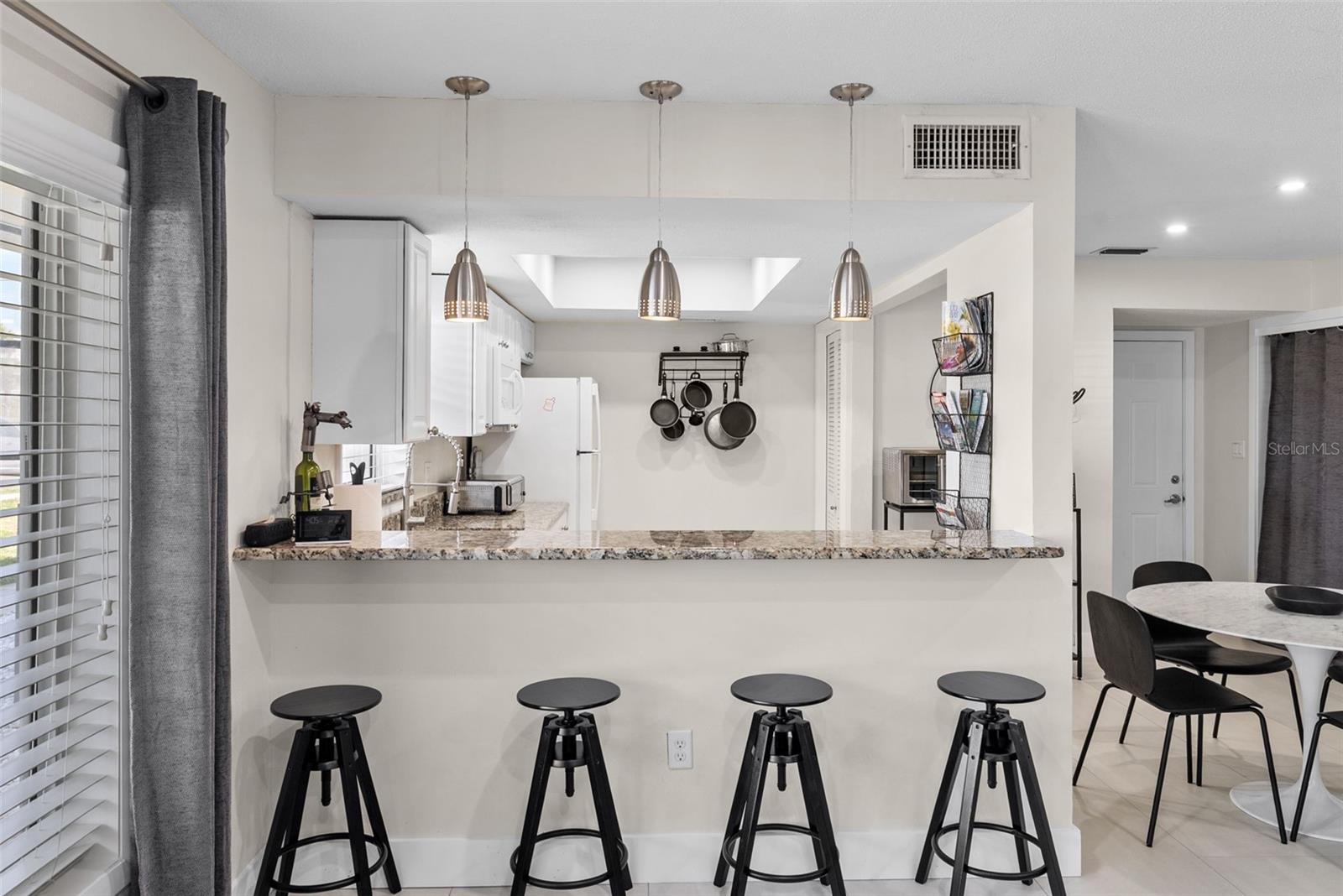 Listing photo id 18 for 439 Causeway Boulevard