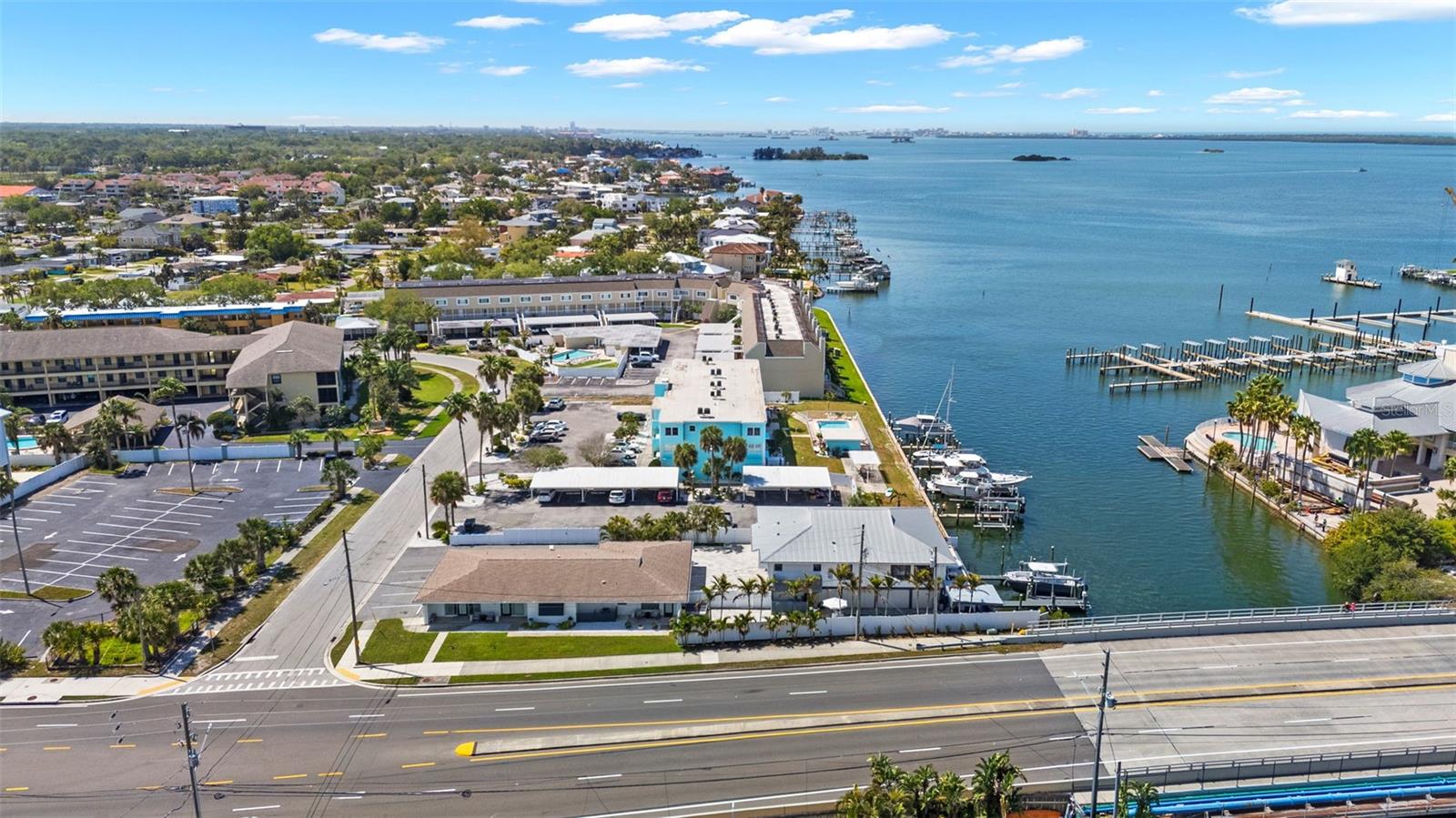 Listing photo id 25 for 439 Causeway Boulevard