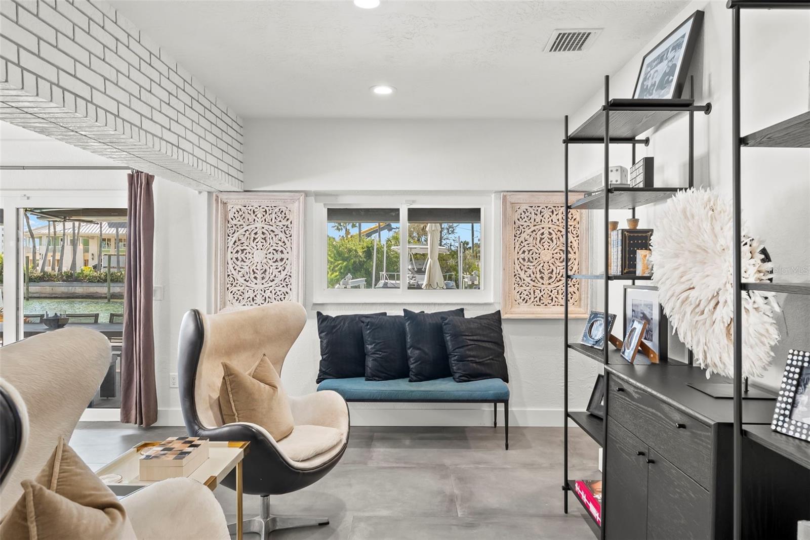 Listing photo id 32 for 439 Causeway Boulevard