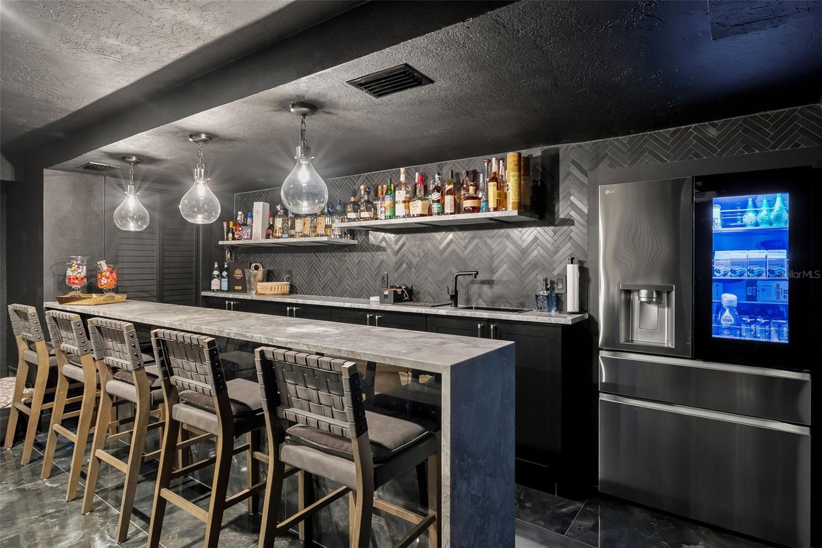 Listing photo id 35 for 439 Causeway Boulevard