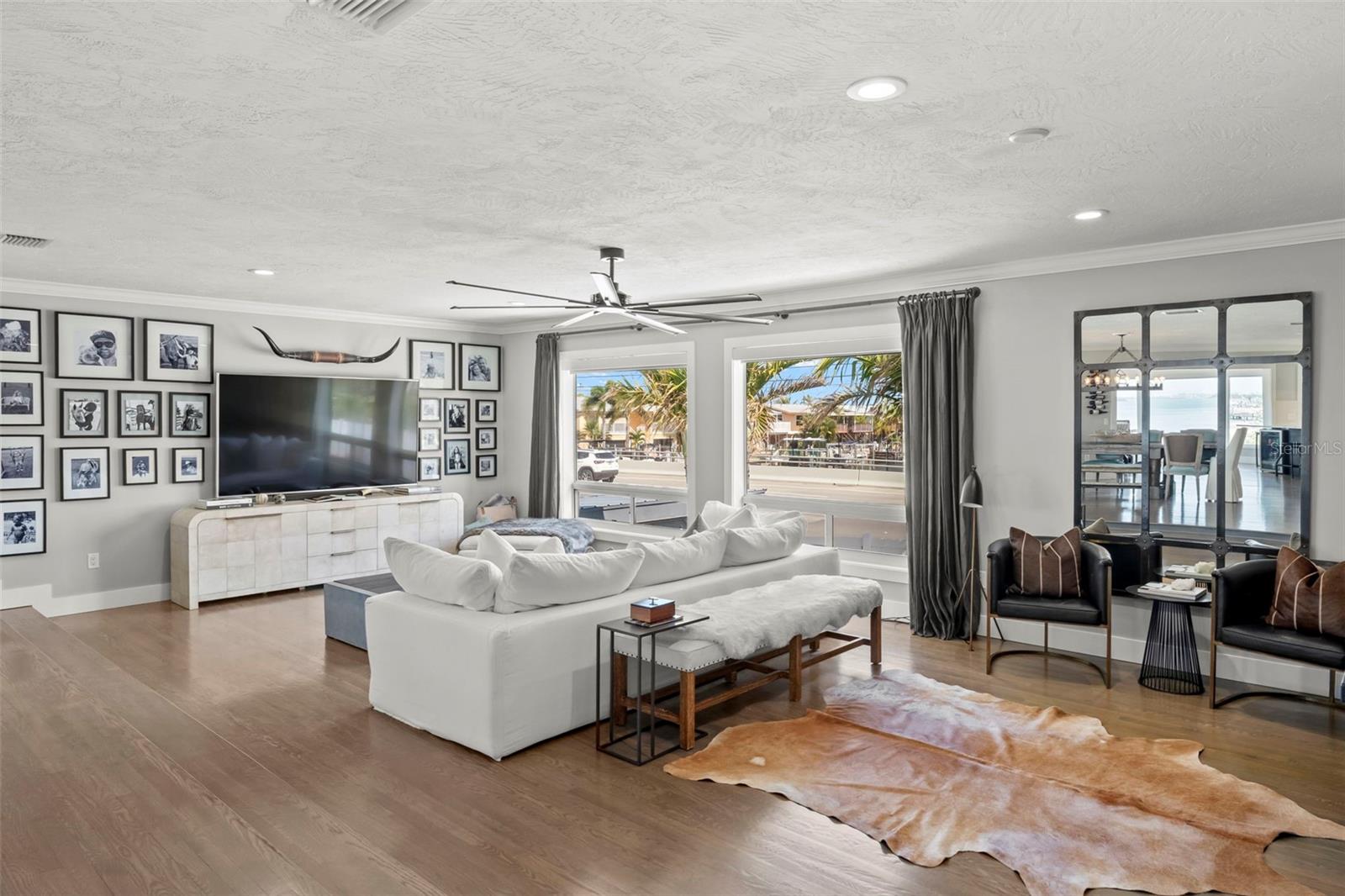 Listing photo id 39 for 439 Causeway Boulevard