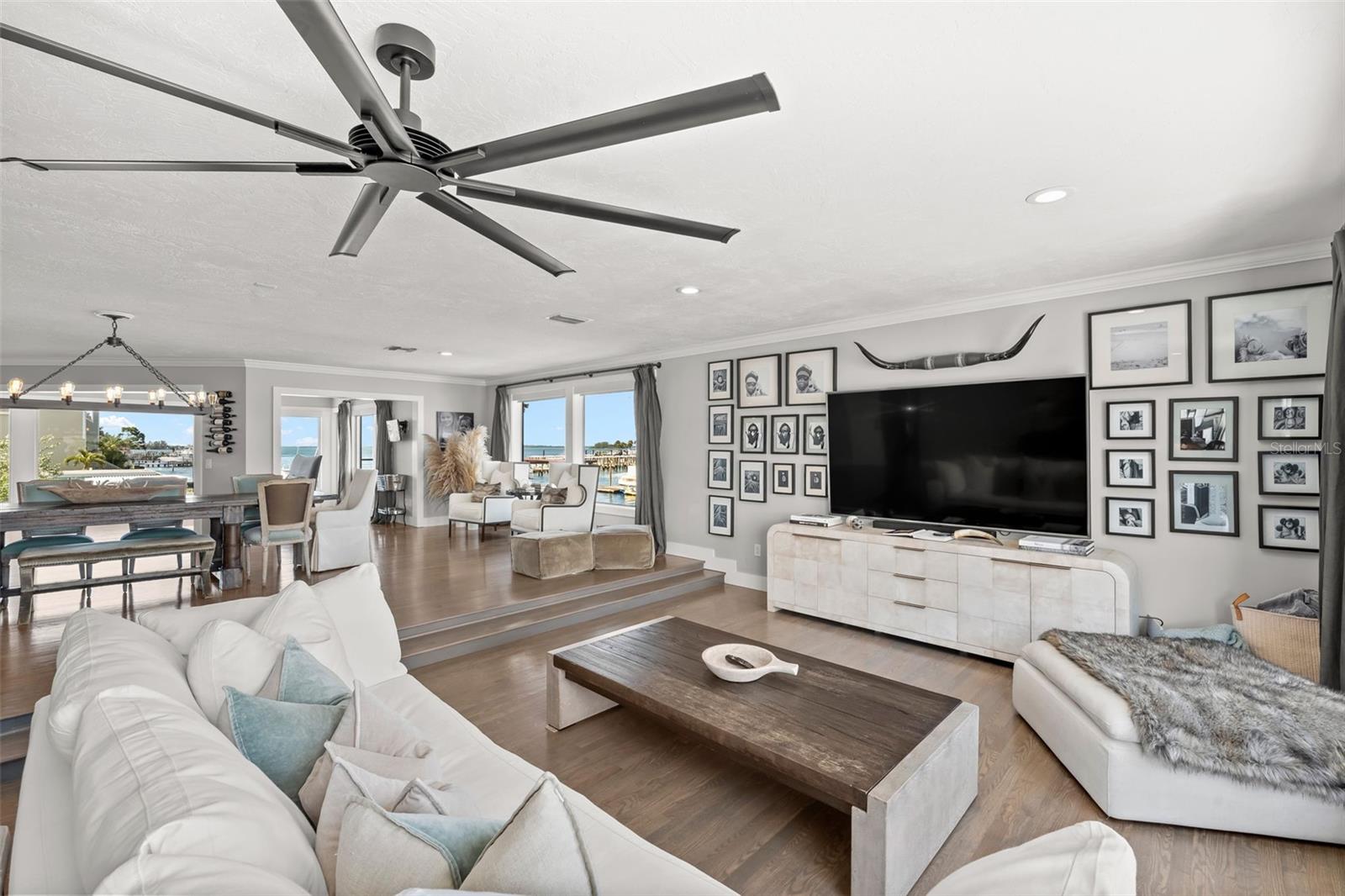 Listing photo id 41 for 439 Causeway Boulevard