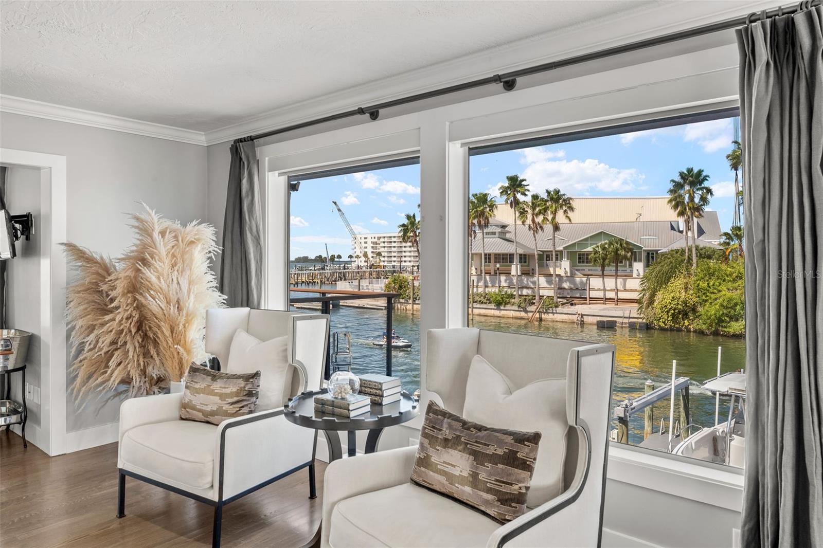 Listing photo id 42 for 439 Causeway Boulevard