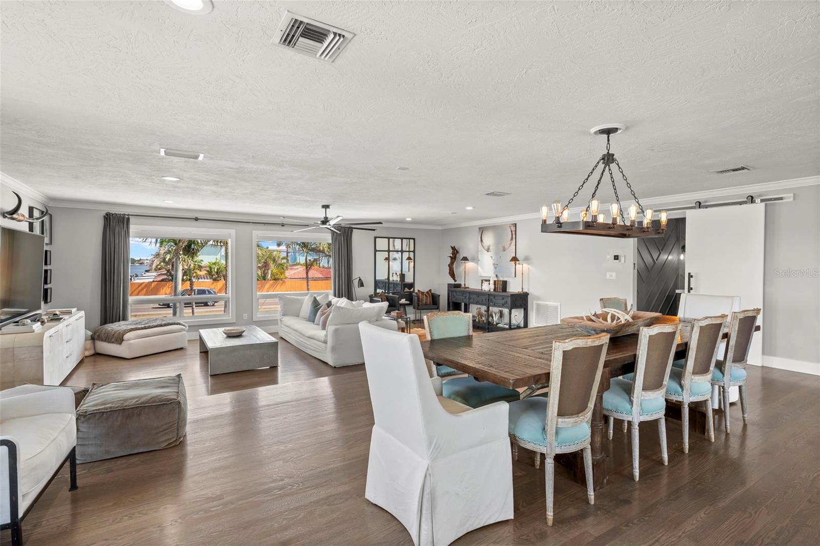 Listing photo id 43 for 439 Causeway Boulevard