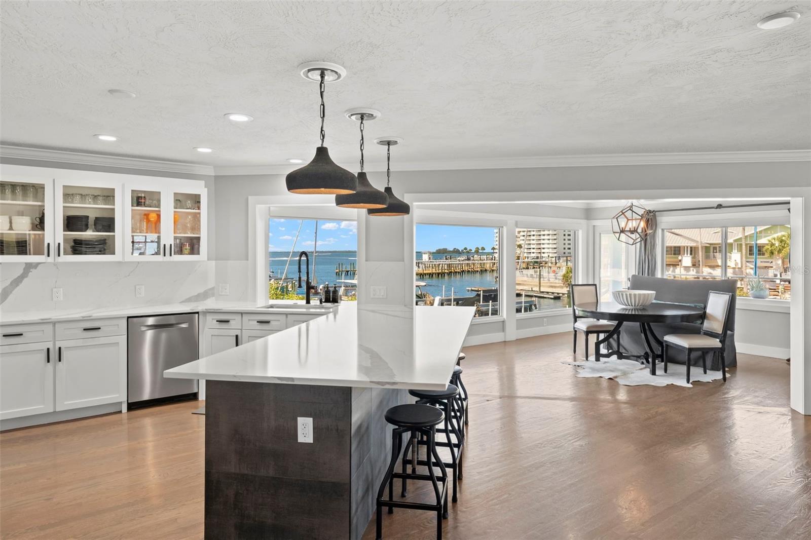 Listing photo id 46 for 439 Causeway Boulevard