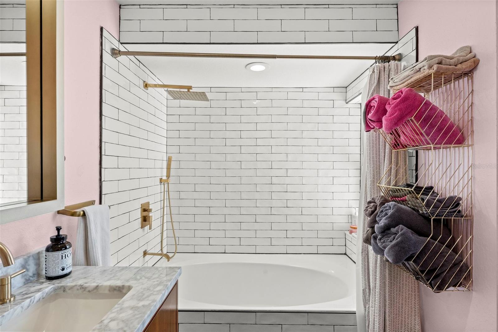 Listing photo id 55 for 439 Causeway Boulevard