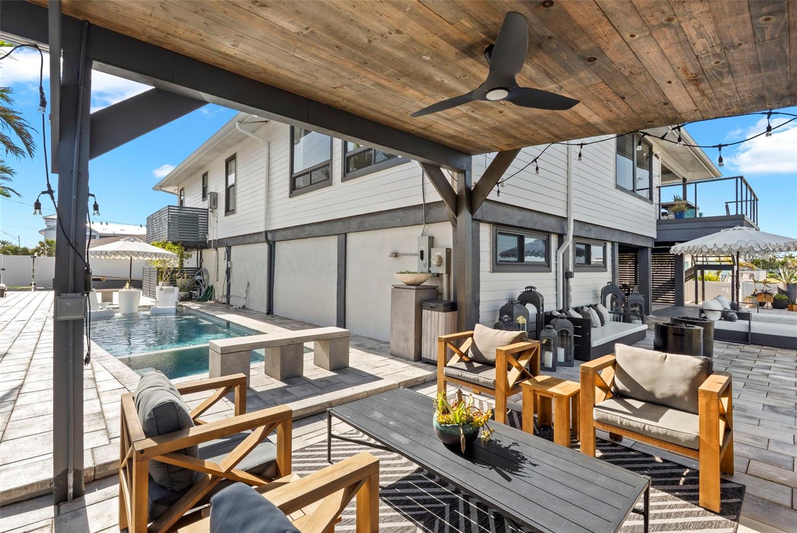 Listing photo id 59 for 439 Causeway Boulevard