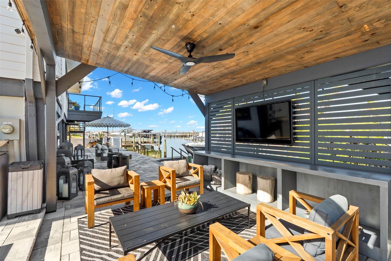 Listing photo id 60 for 439 Causeway Boulevard