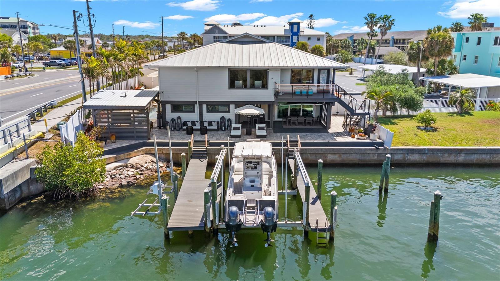 Listing photo id 64 for 439 Causeway Boulevard