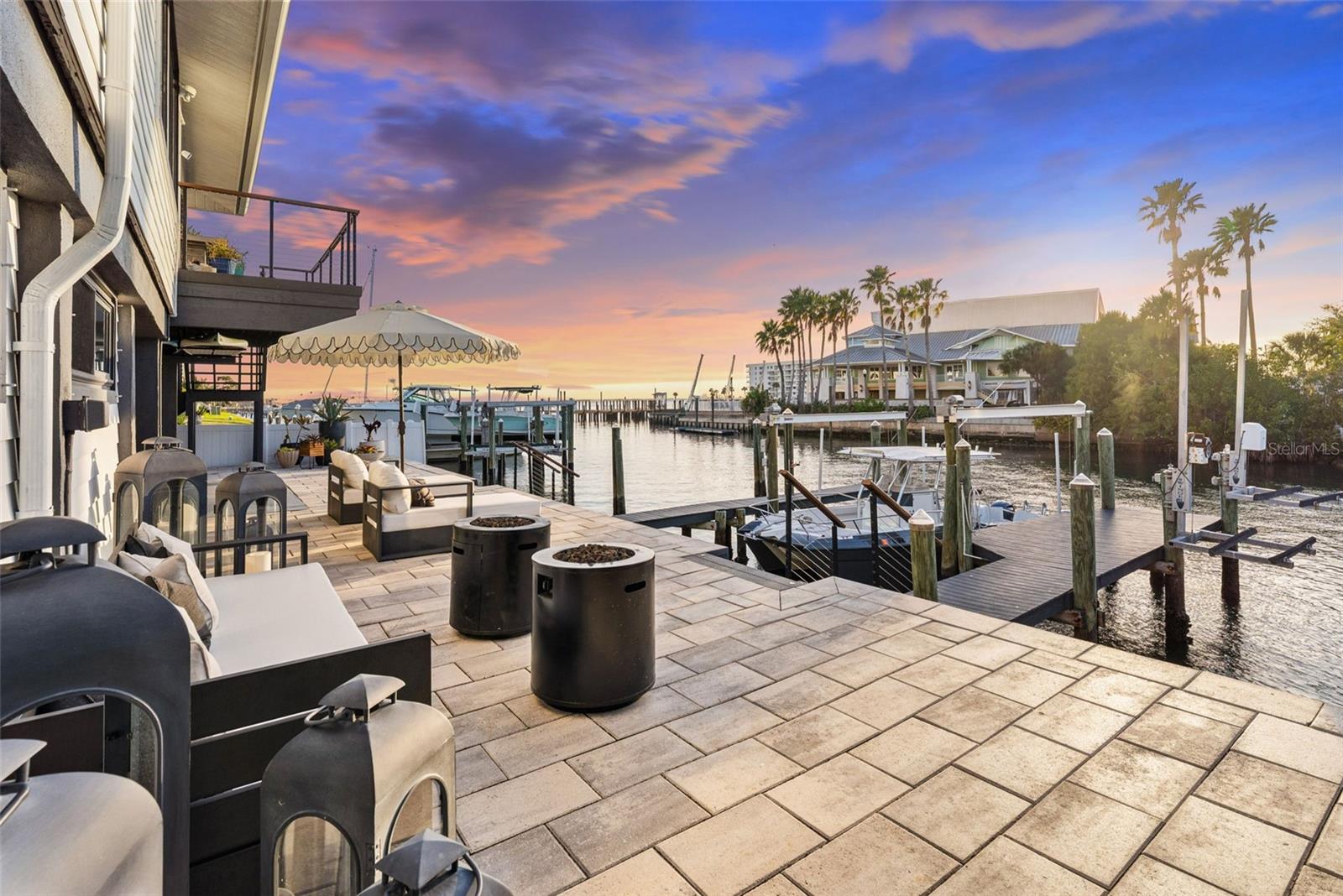 Listing photo id 71 for 439 Causeway Boulevard